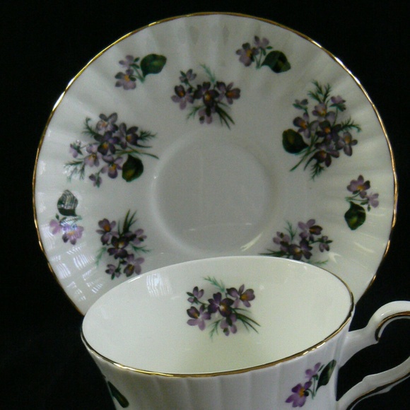 Royal Standard Tea Cup & Saucer Set Floral Pattern Fine bone china England - Picture 4 of 6